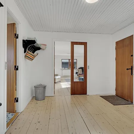 Lovely In With Kitchen Holiday home