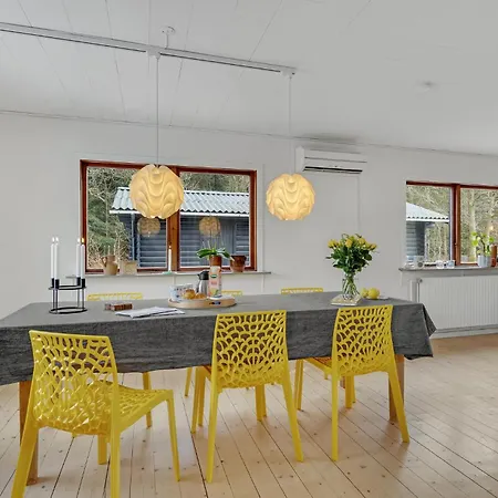 Holiday home Lovely In With Kitchen Randbol