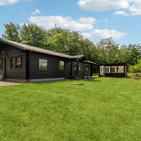 Lovely In With Kitchen Feriehus *