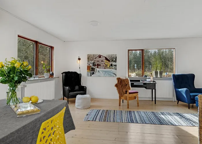 Semesterbostad Lovely In With Kitchen